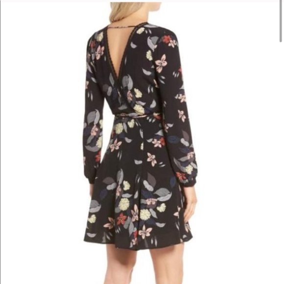 ASTR The Label Floral Print Wrap Dress (S) - Picture 2 of 8